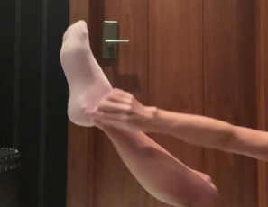DME000141_EarlyBirdGetstheGag